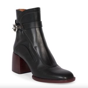 NIB $970 Chloé Gaile Belted Leather Ankle Boots in size 39!